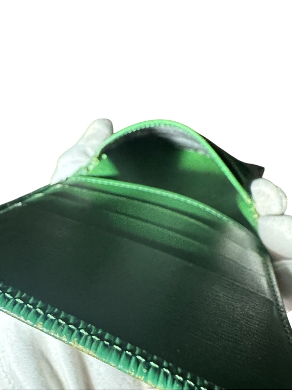 Authentic Vintage Green Louis Vuitton Epi Leather Wallet - Picture 7 of 9